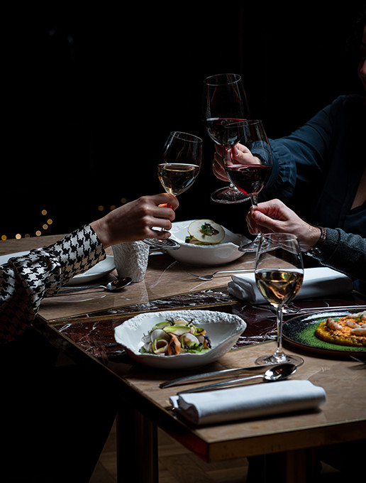 Group celebrating a birthday at Dans le Noir ?